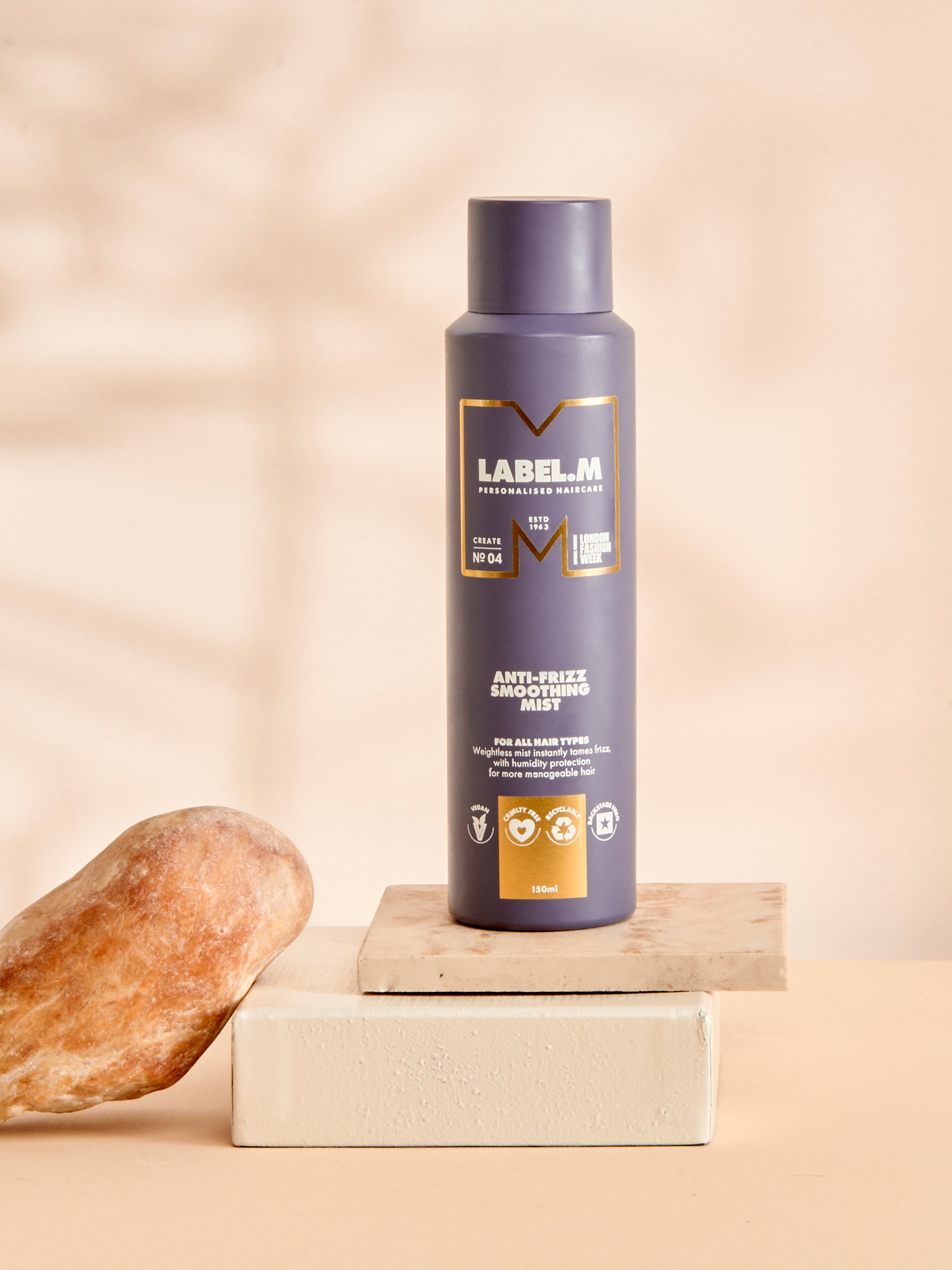 ANTI-FRIZZ SMOOTHING MIST